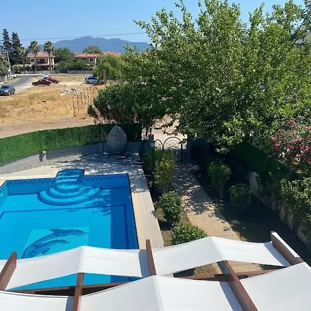 别墅 Marmaris'te Oezel Havuzlu 马尔马里斯